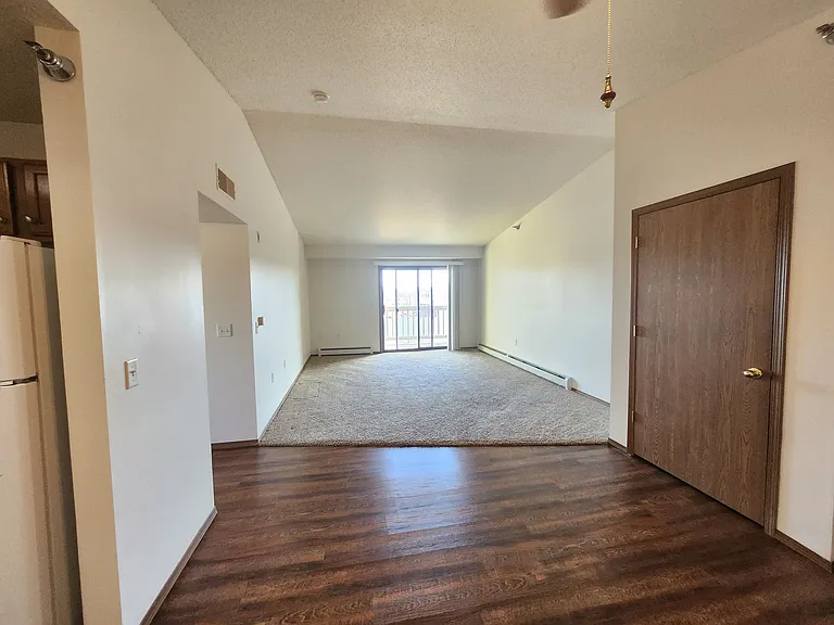 Eastern Hills Apartments — Photo 5