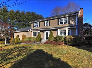 38 Lewis Rd, Trumbull, CT 06611