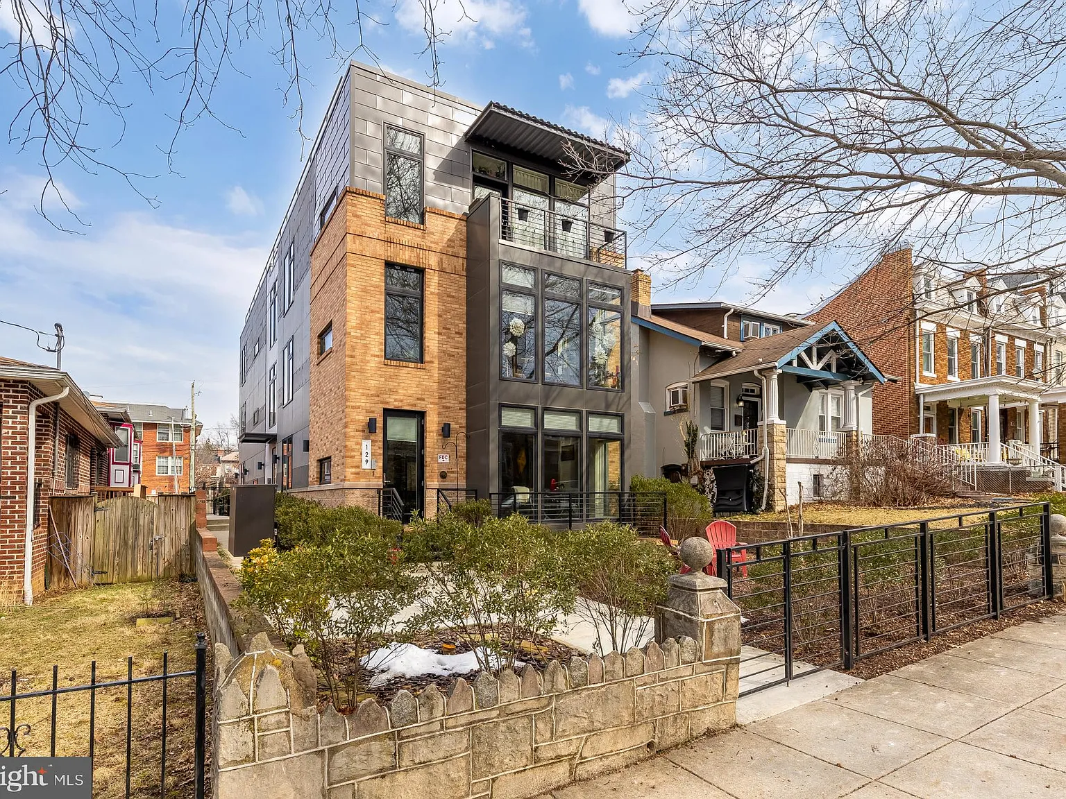 2 bed, 820 sqft, $3,500 — Photo 3