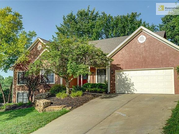 3rd image of 7626 Forest Park Dr