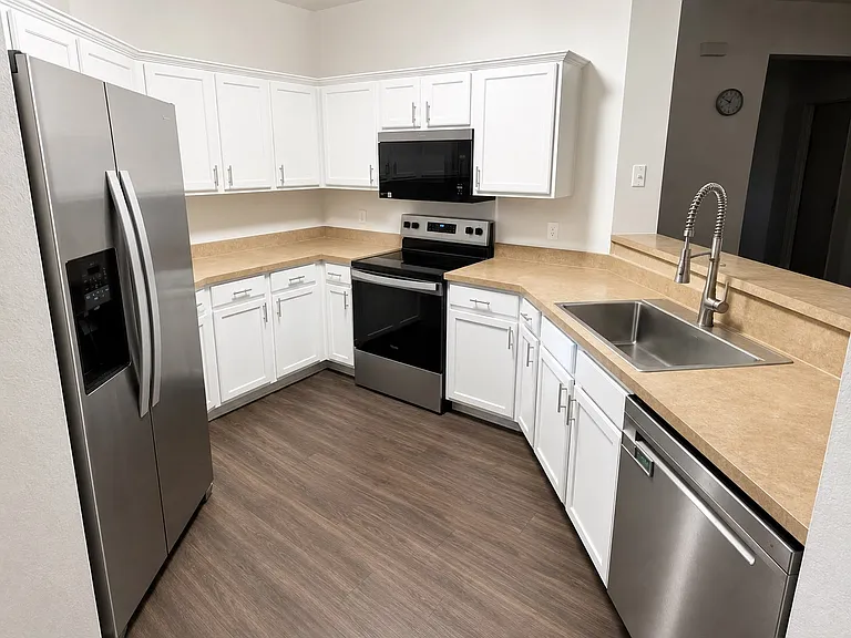 9900 Coolidge Dr — Photo 5