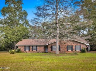 2500 Bayou Bend Rd, Gautier, MS 39553
