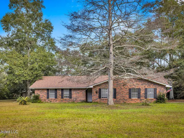 2500 Bayou Bend Rd, Gautier, MS 39553