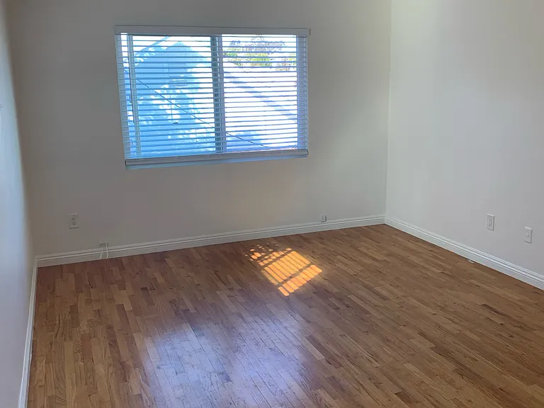 2929 K St — Photo 13