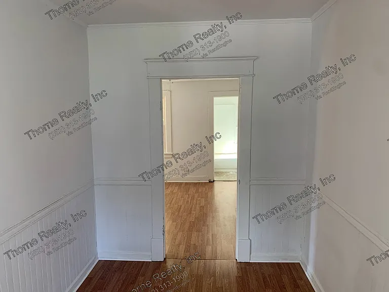 1316 Clark St — Photo 5