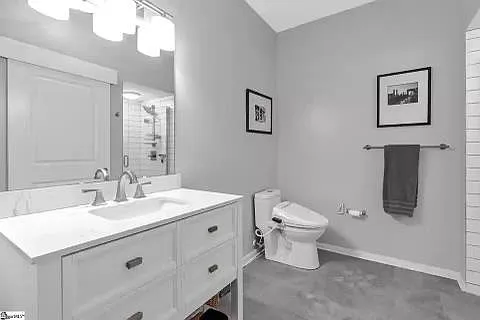 100 E Washington St #27 — Photo 9