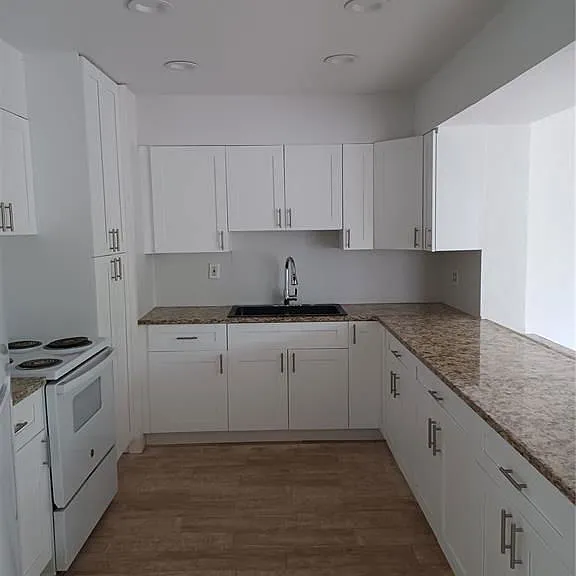 2330 Kingston Dr — Photo 3
