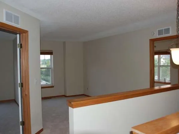 1676 Colonial St, Shakopee, MN 55379