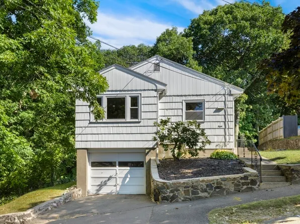 8 Hayes St, Lynn, MA 01905