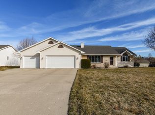 2884 Steamboat Springs Run, Green Bay, WI 54313