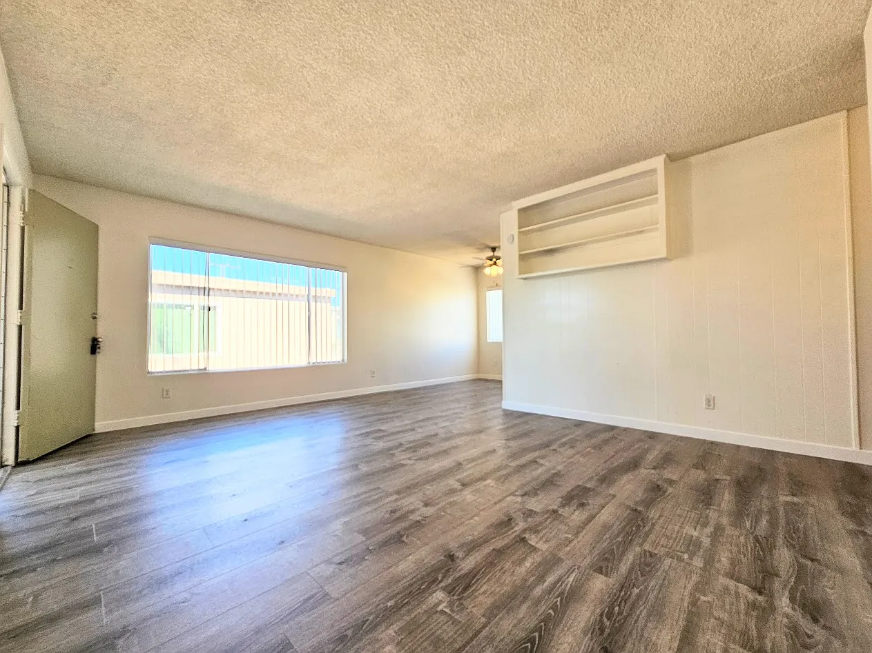2 bed, 858 sqft, $2,395 — Photo 2