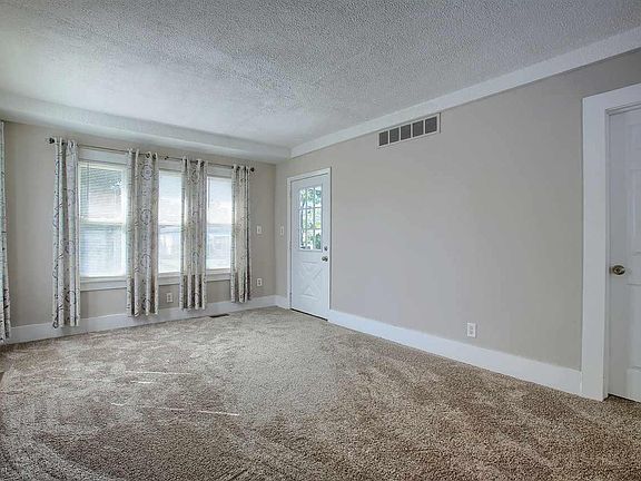 3rd image of 26560 Hollywood St