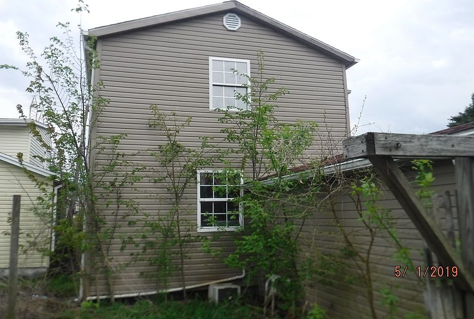 2nd image of 721 Fountain St