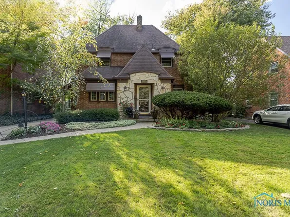 2829 Goddard Rd, Toledo, OH 43606