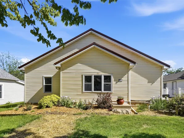 613 E Buchanan St, Winterset, IA 50273