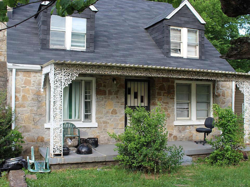 1st image of 816 31st Ave N