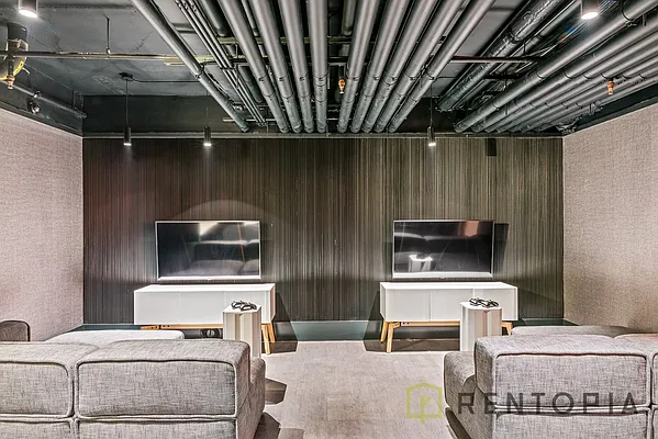 Rented by The KCI Group | media 94