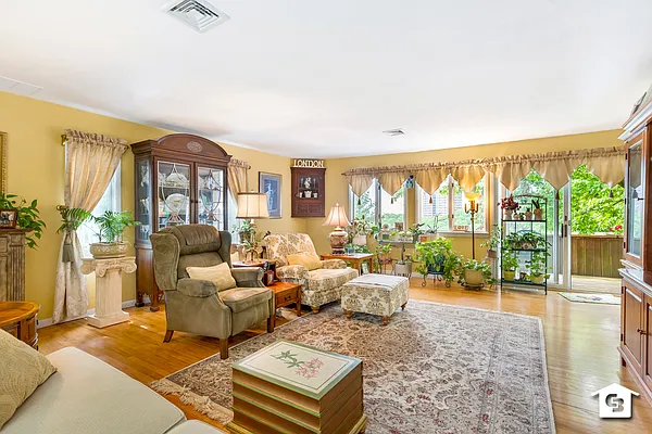 Sold by Coldwell Banker Reliable Real Estate | media 3