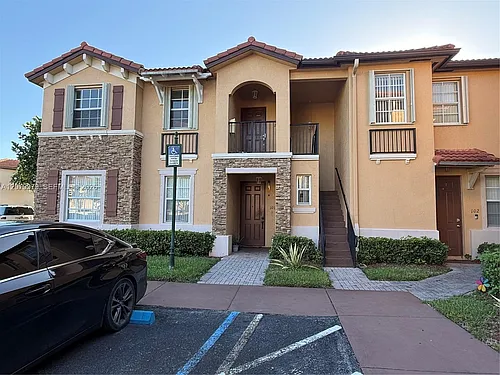 3355 NE Thirteen Circle Dr #201-28 Photo 1