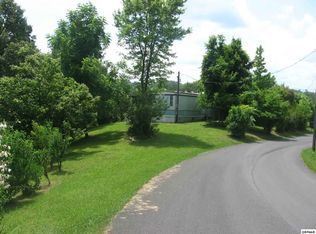 314 White Oak Tree Ln, Sevierville, TN 37876