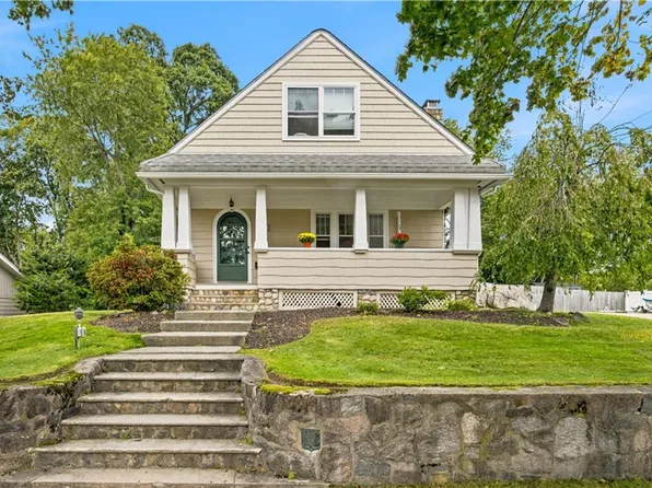 85 Pleasant View Rd, Warwick, RI 02888