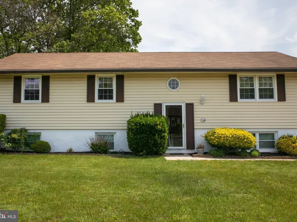 113 Centennial Dr, Erial, NJ 08081