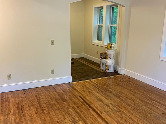 3rd image of 542 Lincoln Ave #102