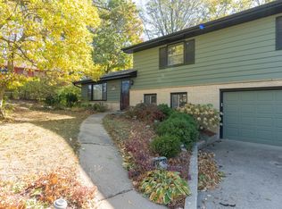 5263 Harlem Rd, Loves Park, IL 61111