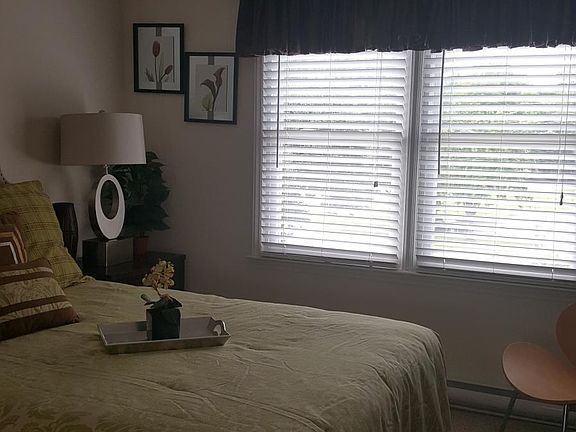 Nicely furnished with Linens