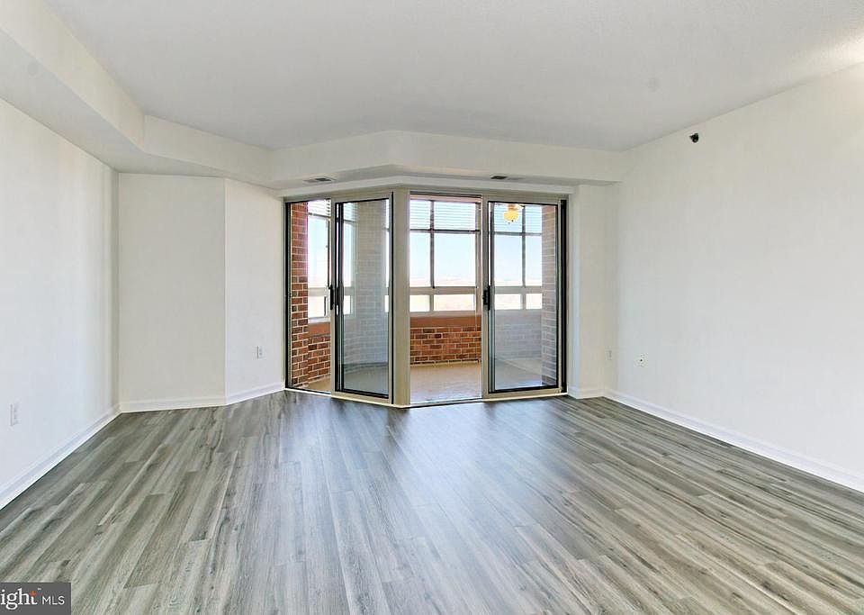 1st image of 2121 JAMIESON AVENUE #1010