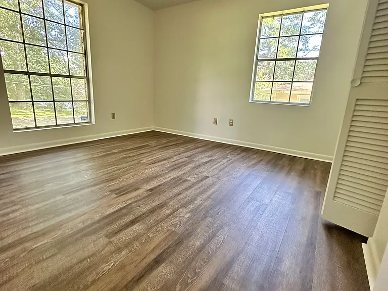 1519 Roswell Dr — Photo 6