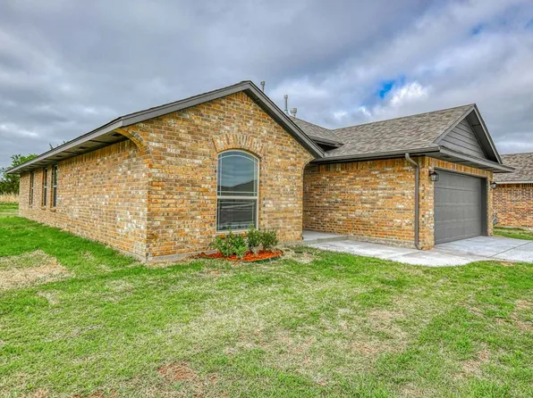 1016 E Jackrabbit Ln, Mustang, OK 73064