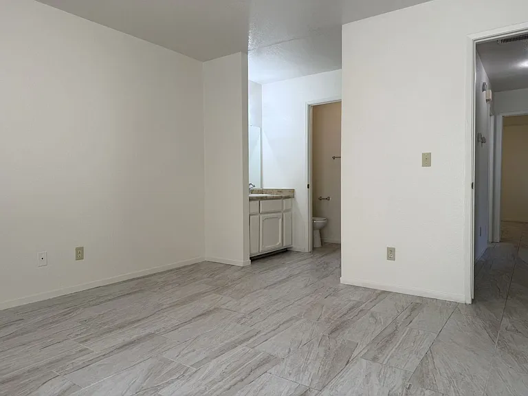 1310 Loughborough Dr — Photo 18