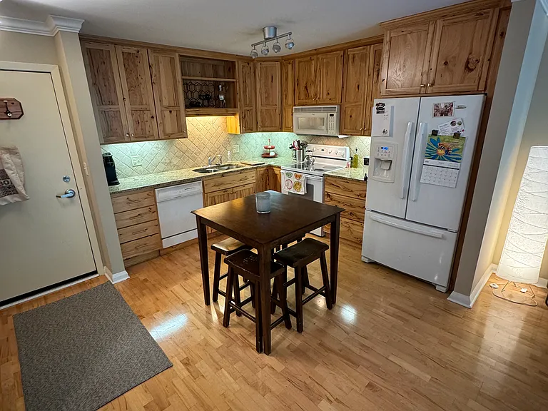 210 W Grant St #615 — Photo 3