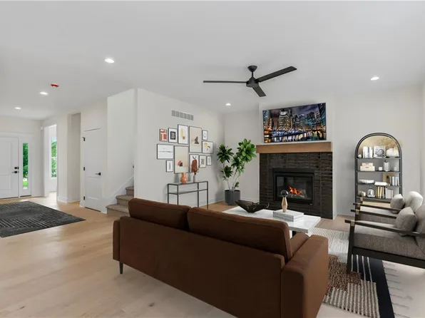 12519 S Mesquite St, Olathe, KS 66061