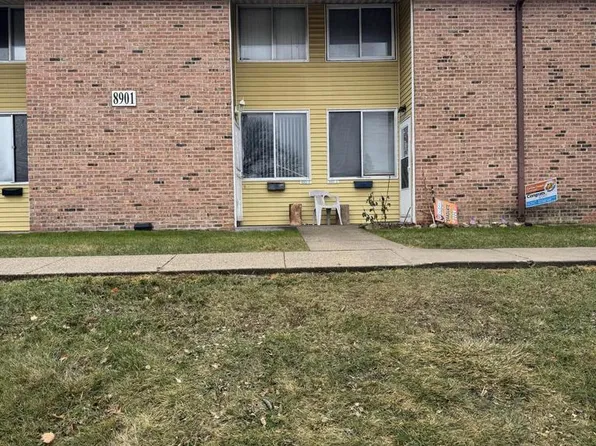 8901 North Swan ROAD #F, Milwaukee, WI 53224