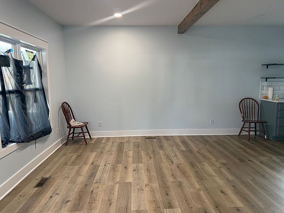 3rd image of 701 18th St