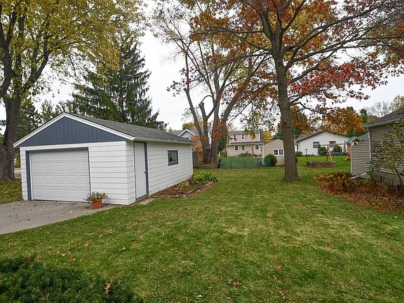 3rd image of 1205 Westowne Ave