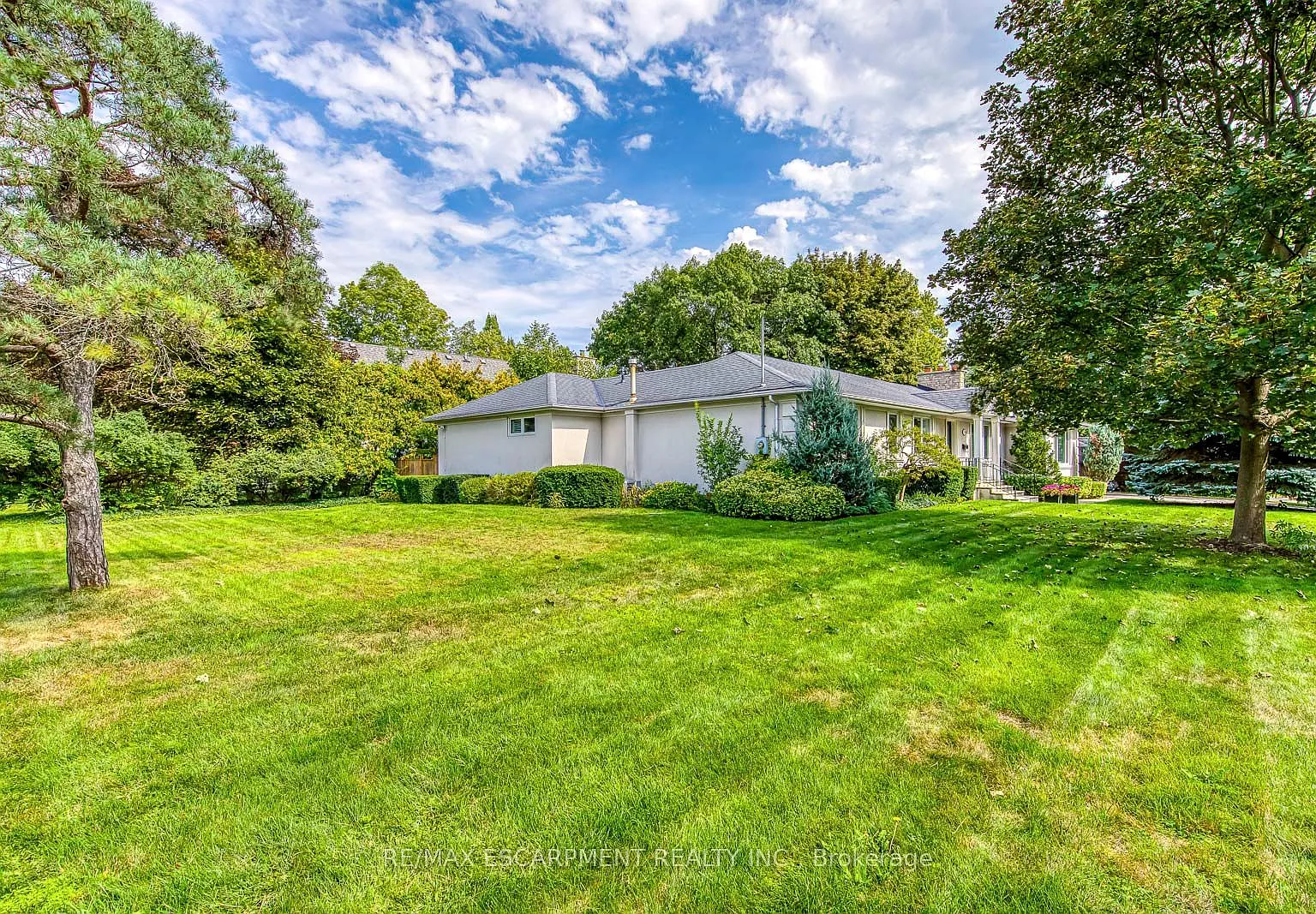 4 bed, $6,000 — Photo 2