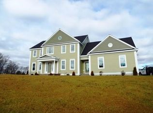 40 Amber Dr, Wrentham, MA 02093