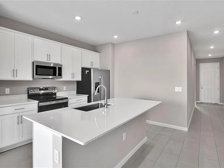 830 Ballantyne Dr — Photo 6