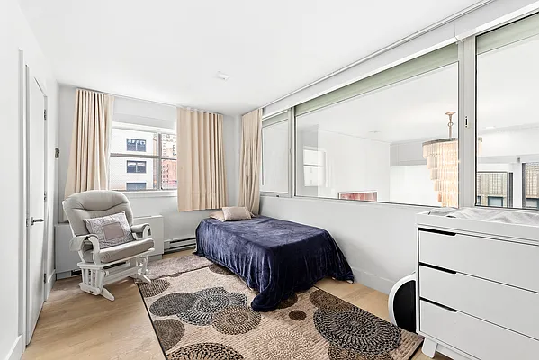 Sold by The SIMPLE Real Estate Co | media 7