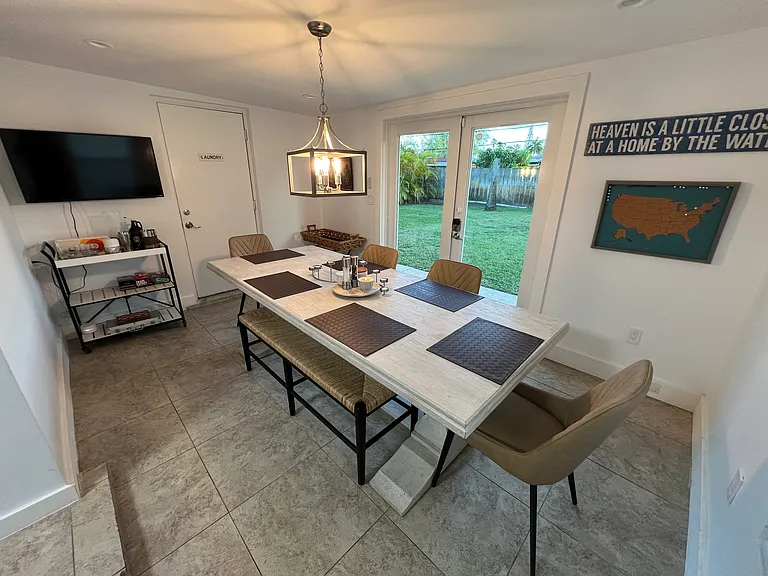 NW 38th Pl — Photo 18