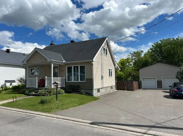 1245 S Alma St, Clarence Rockland, ON K4K 1C5
