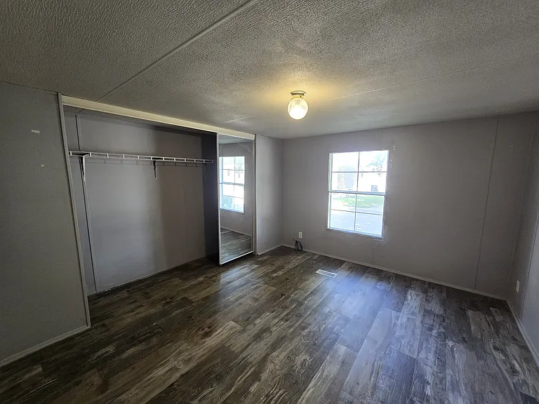 700 W Ridgeway Ave #111 — Photo 18