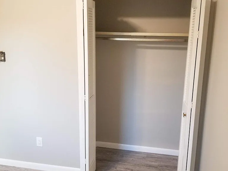 4555 N Woodbridge Rd — Photo 25