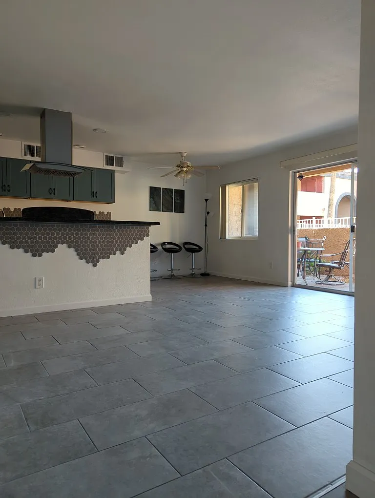 2 bed, 966 sqft, $1,700 — Photo 1