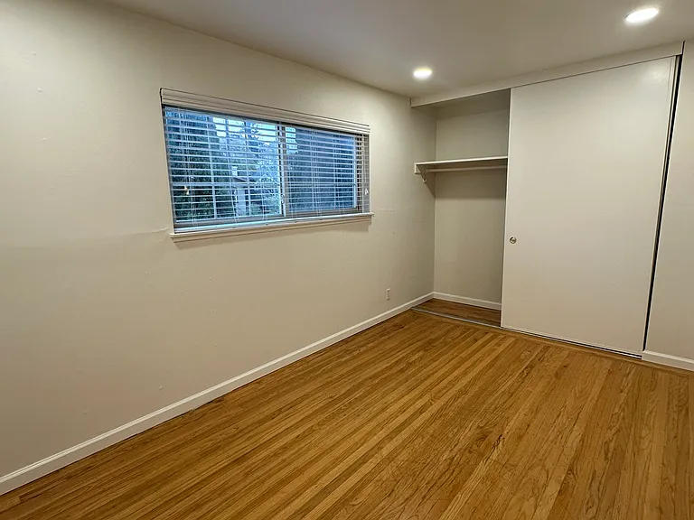 5445 Broadway #1 — Photo 44