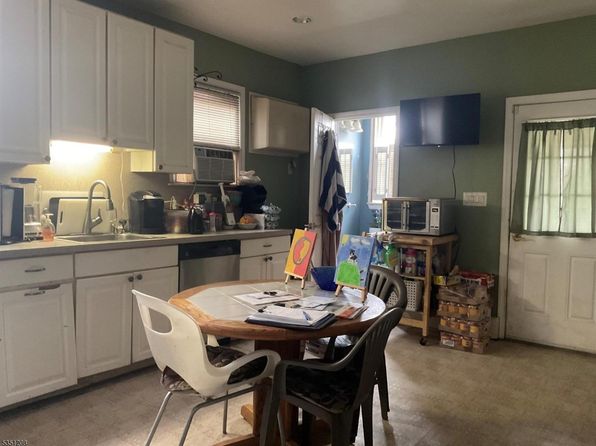 9 Brown Ave, Prospect Park Boro, NJ 07508