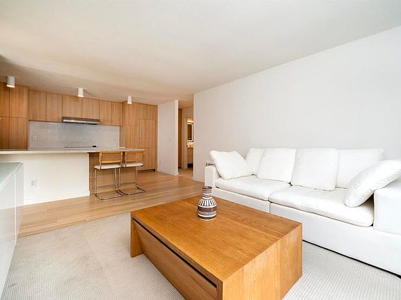 5th image of 432 Edgehill Ln Unit 32